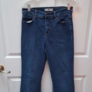 Q women's Levi's blue stretch boot cut slimming jeans size 8